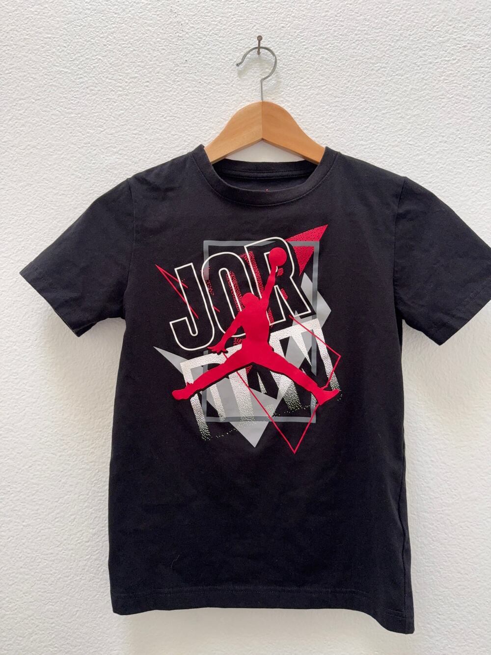 Jordan Boys Graphic T-Shirt Black Red Jumpman Short Sleeve Size M (10-12)